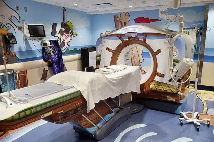 21' trends | pour rassurer les enfants malades, cet hôpital a apporté quelques modifications à son scanner! | enfants malades,hôpital |