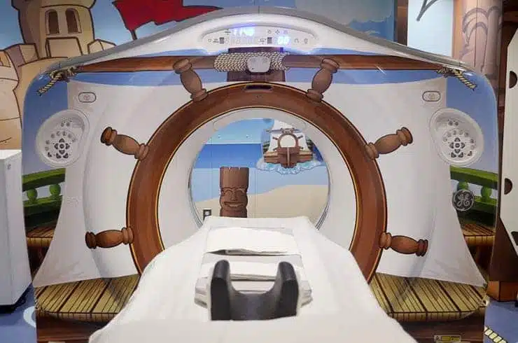 21' trends | pour rassurer les enfants malades, cet hôpital a apporté quelques modifications à son scanner! | enfants malades,hôpital |